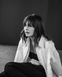 Actress Kelly Depeault HD Instagram Photos and Wallpapers June 2024