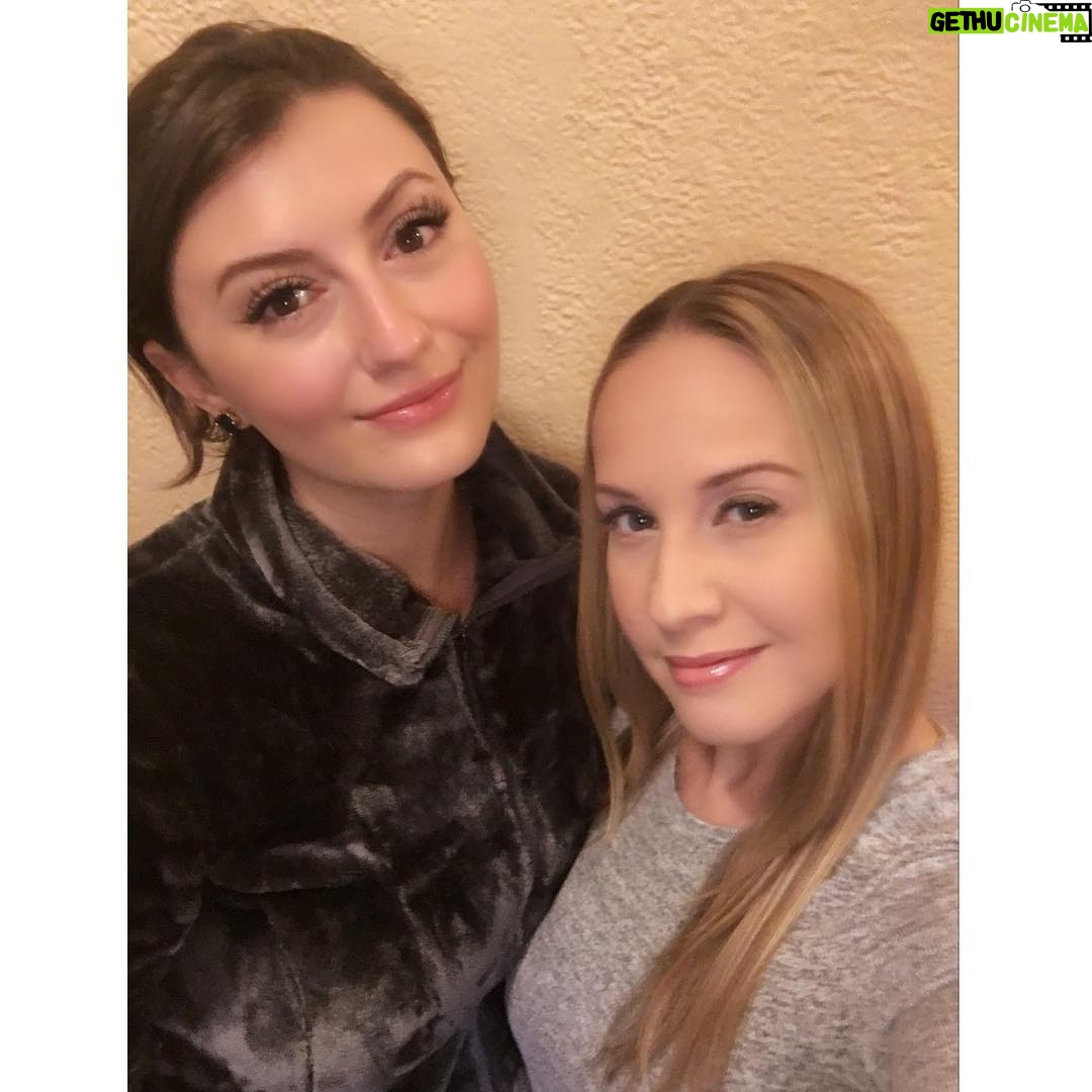 Kelly Karbacz - 1.2K Likes - 💞 Nothin better than a bestie catch up date. Love you @francesca_curran!!! 💞
#WCW #orangefamily #Helen #Sankey #OITNB