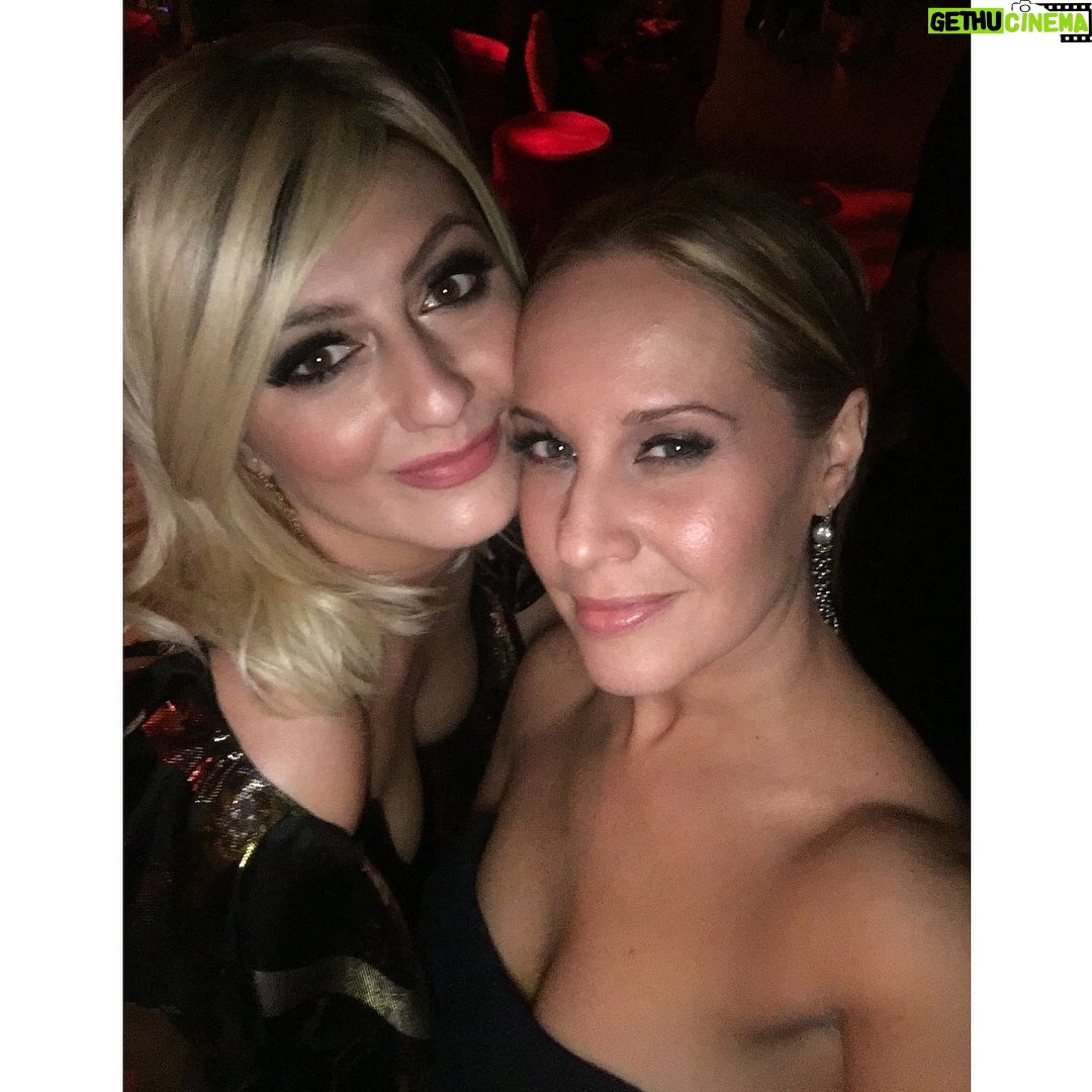 Kelly Karbacz - 658 Likes - #WCW 💖 Some more pics with my gorgeous cast mates from the #SAGAwards #AfterParty 💖
#OITNB #orangefamily @oitnb @sagawards