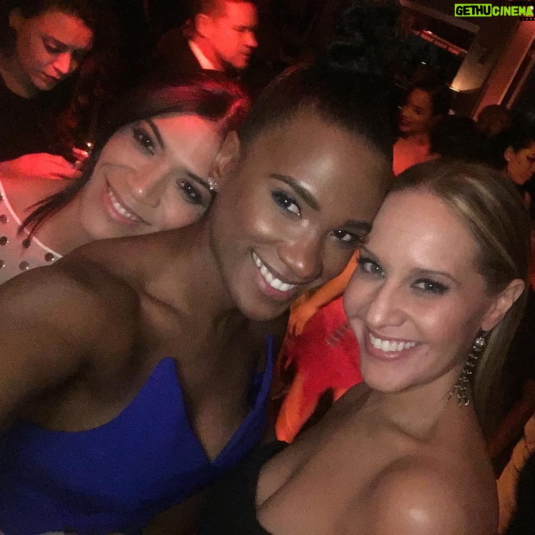 Kelly Karbacz - 1.1K Likes - #WCW 💞 So much love for @mslauragomez and @vickyjeudy, my beautiful #orangefamily 💞
#OITNB #Flores #Watson #Sankey #SAGAwards #AfterParty @oitnb @sagawards