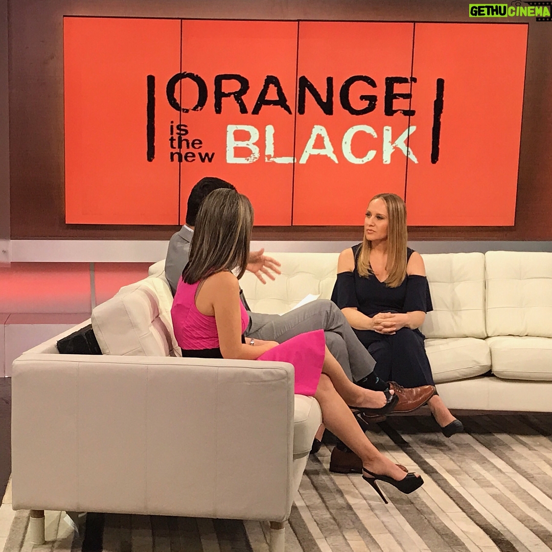 Kelly Karbacz - 686 Likes - Thank you to @danmannarinotv @thebettynguyen and everyone at @pix11news for having me on to chat about being a native New Yorker and all things #OITNB !!
🍊Link to full interview on my FB & Twitter page🍊
#OrangeIsTheNewBlack #oitnbseason5 #Sankey #pix11 #pix11news #pix11morningnews @oitnb @personapr