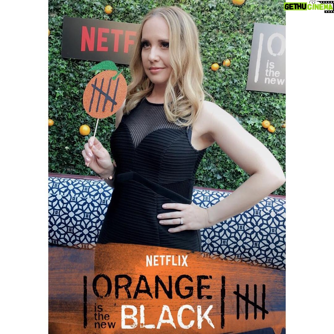Kelly Karbacz - 1.2K Likes - Just finished binging #oitnbseason5 . I am so blown away by the brilliant work of my beautiful #orangefamily . Still so overwhelmed with gratitude to be a part of this incredible show. Thank you #OITNB fans for being the greatest in the world!!!❤️🍊xoxo
#OrangeIsTheNewBlack #Sankey #Netflix @oitnb @netflix