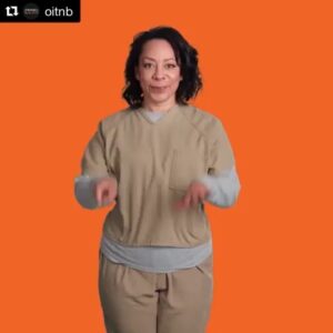 Kelly Karbacz Instagram - #Repost @oitnb with @get_repost
・・・
One week, who’s ready?! 🙋‍♀️🙋‍♂️
#OITNB #OrangeForever 🍊