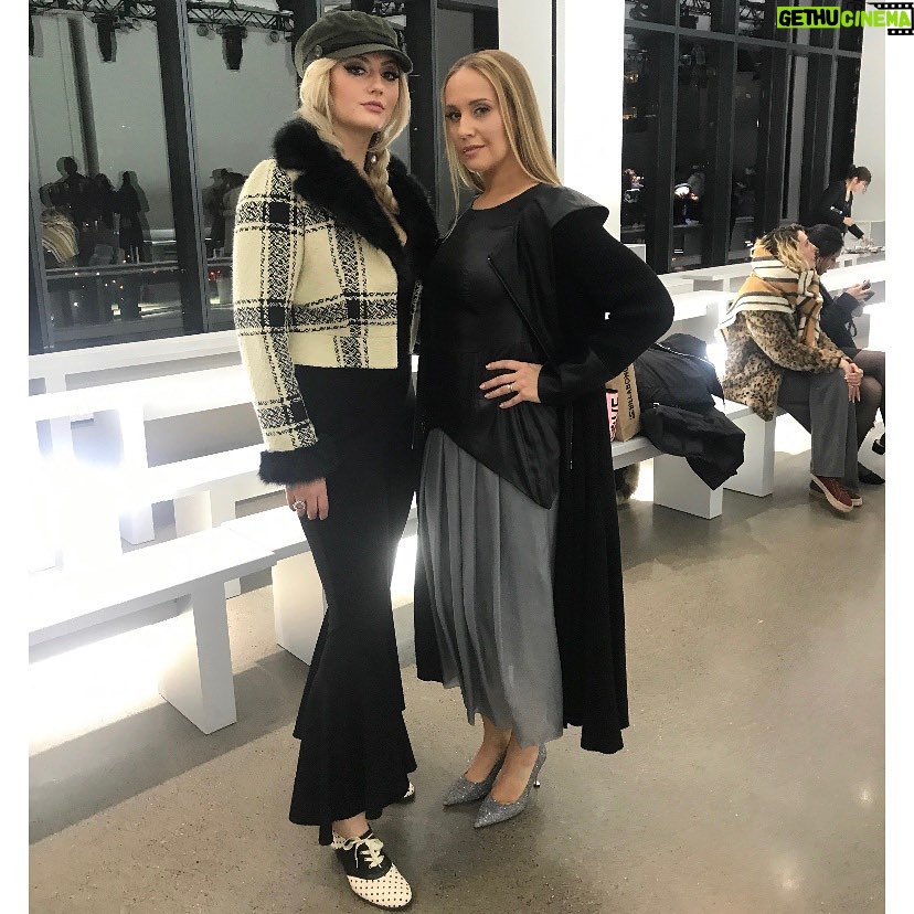 Kelly Karbacz - 604 Likes - 🔥 #TBT #RideorDie #HelenandSankey #OITNB #NYFW #VivienneHu 🔥 @viviennehustudio @nyfw @oitnb