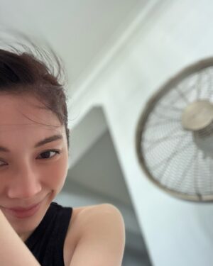 Kelly Liao Instagram - 補上 五月
謝謝角色帶我來到 這個溫馨可愛的家
🤍🐢