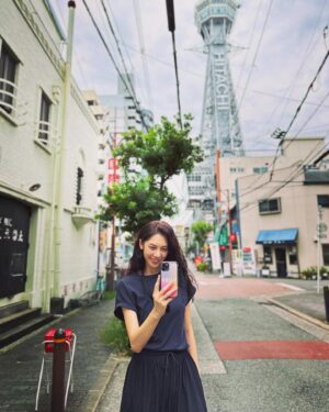Kelly Liao Instagram - 📱
好適合這次的大阪行
還寫了我的名字✌🏻
大愛寬背帶❤️旅行的好夥伴

@casetify_taiwan 
#SHOWYOURCOLORS
#客製化印字
#CASETiFY #CASETiFYTW #CASETiFYCustomStudio