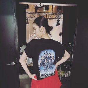 Kelly Liao Instagram - #ExileLive2023inTaipei 
感謝志玲姐姐的邀請 @chiling.lin 
能站上這麼棒的舞台
在TAKAHIRO San 動人的歌聲中
與姐夫AKIRA San一起舞蹈 
實在太幸福了！
@exiletakahiro_official @exileakira_official 
從彩排到正式演出的過程
充分感受到Exile每位成員
及EXPG所有學員們 @expg_studio_taipei 
滿滿的活力與熱情
很幸運能在現場看到大家非常專業精彩的演出！熱血沸騰感動之餘
也深感榮幸能參與其中🤍
謝謝這個美好的夜晚:)

今回、Exileの素晴らしいコンサートで皆様と一緒に出演せていただき本当に光栄です。
TAKAHIROさんの素敵な歌声と、AKIRAさんと一緒に踊れたてとても幸せでした🥰 
皆様ありがとうございました！
お疲れ様でした！

#Exile #TiAmo #wonderfulnight
