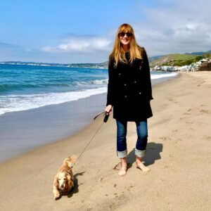Kelly Lynch Instagram - Spent Easter Sunday weekend with my darling boys in beautiful Malibu… 
🐰💜🌊🫶🐶🧔🏻‍♂️🌴

#swipeleft 
#malibu 
#california 
#californiagirl 
#getoutside 
#sundayfunday 
#easterweekend 
#craigellwood  @hunthouse_malibu  #thankyouthankyouthankyou 😘
