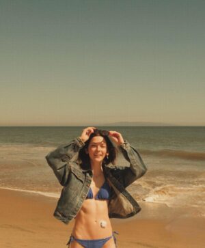Kelsey Bascom Instagram - the waves remind me of my blood sugar graph 

#t1dlookslikeme #type1diabetes #t1d #typeonediabetes #t1dwarrior #t1dawareness