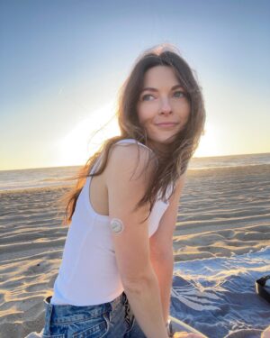 Kelsey Bascom Instagram - My job is beach and diabetes. 🏝️🩵

And… life with diabetes is unpredictable. I could eat and do the exact same things I did yesterday, and my glucose levels could do something completely different today.

Everyday is different, and everything affects glucose levels, and I mean, everything — my mood, hormones, exercise, food, sleep, illness, stress, caffeine, even the weather. Diabetes is always in the back of my mind, and I’m constantly planning, predicting, monitoring and adjusting my insulin doses. It’s a lot… but it’s taught to be in tune with my body and that there’s only so much that’s in my control. Diabetes is always going to have ups and downs, and you just have to go with the flow and do the best you can.
 
#SeeDiabetes
#DexcomWarrior #Sponsored #type1diabetes #dexcom #ndam #t1dlookslikeme 

*Image shown does not include required overpatch. Please be sure to follow instructions for using the overpatch.