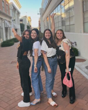 Kelsey Bascom Instagram - girls with gadgets 💪🩵

One of my favorite memories this year was meeting and connecting with other t1ds in real life. It’s kind of crazy to think about… because we all met here on instagram, but that’s actually what I love most about this account and this t1d community. Living with type 1 diabetes can feel soooo isolating and meeting other t1ds irl is one of the BEST feelings 🥹 because after years of feeling so alone in this disease, all of a sudden you don’t feel so alone anymore 💙💙💙 #t1dlookslikeus 

#type1diabetes #t1dlookslikeme #typeonediabetes #diabetes #t1dawareness #girlswithgadgets #t1dwarrior #type1warrior #type1diabetic