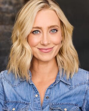 Kelsey Crane Instagram - New snaps with @joannadegeneres because @onebrokeactress told me too ✨ Actors, definitely check out/follow/work with these two incredible women! They know what’s up 📸🎞️ and good lighting ⚡️Also @katehollinsheadmakeup was AMAZING!!