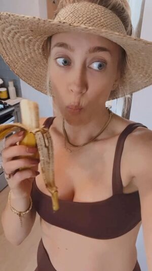 Kelsey Crane Instagram - You know you wanna COMPOST 🪱 It’s easy and NECESSARY 🌏 It’s LIFE 🌱 ⁣
⁣
Here’s how I compost: ⁣
⁣
I divide my food waste. I love the @simplehuman dual compost system 🗑️ One side is garden compost: Veggies, Garden Clippings, Fruit, Eggshells etc 🥗Other side? Food waste for my @bokashiliving compost which takes EVERYTHING ELSE: Meat, Bones, Garlic, Onion, Citrus, Processed Food 🍔 ⁣
⁣
Then it’s COMPOST time ⏰ I add my garden compost to my subpod garden bed. I turn the compost for quicker decomposition and keep those worm 🪱 blankets on top to protect the buggies 🐞 ⁣
⁣
Then I add the other food waste to my #BokashiCompost and add a scoop of Bran on top. I seal it up and forget about it 🤌 until it is highly broken down (will look like a mold bomb 💣). Then I just add it to my subpod.⁣
⁣
Don’t forget to use your compost bed to grow as much as possible! Your sub pod can be home to an herb garden, veggies, pollinators 🐝 Whatever your heart desires 💕 
⁣
And THIS WEEK get 20% off Subpod bundles PLUS a free gift. ⁣
⁣
PS My hat 👒 is from @tasteofthetropics808 🌴⁣ It’s my favorite gardening accessory 💕 
⁣
#composting #internationalcompostawarenessweek #compost #compostbin #compostable #growyourownfood #soilhealth #subpod