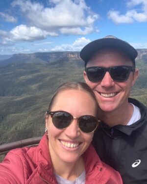 Kelsey-Lee Barber Instagram - A fun little pre Christmas getaway into the Mountains. 

#bluemountains #hiking #golf #freshair #waterfalls #katoomba #getaway #christmasholidays #threesisters