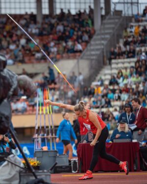 Kelsey-Lee Barber Instagram - power in motion

#trackandfield #throwing #athlete #motivation #power