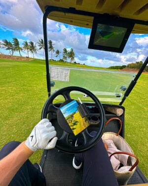Kelvin Boerma Instagram - huwelijksreis ✈️🏖️🩳😍🥊⛳️🏃🏼🐡🪞🌅