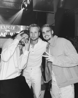 Kelvin Boerma Instagram - met de kids naar disco bowlen