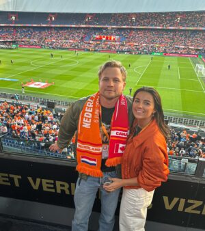 Kelvin Boerma Instagram - 🪮🦁🍽️🦞🛍️📸✌🏻🍟👢☺️