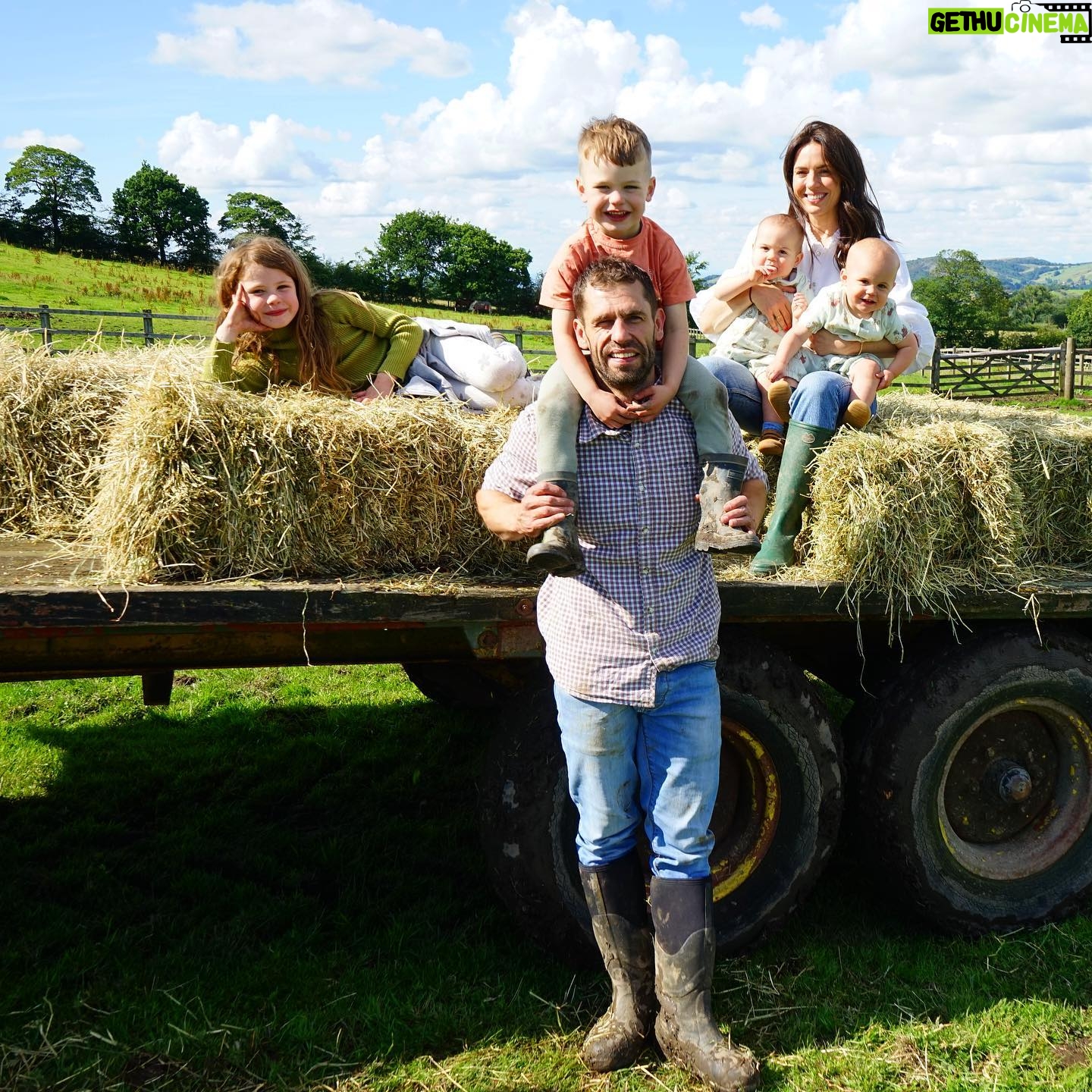Kelvin Fletcher - 6.4K Likes - That’s a WRAP!
Filming finished for our NEW show ‘Fletcher Family Farm’
Starts soon on @itv 🍂
@daisybeckstudios @itvxofficial @fletchersonthefarm
#fletchersonthefarm #farmlife