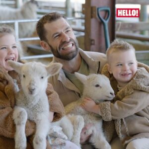 Kelvin Fletcher Instagram - What a lovely day with @hellomag 
Talking all things farming, acting, family and of course, twins! 

Click the link in bio 

@fletchersonthefarm