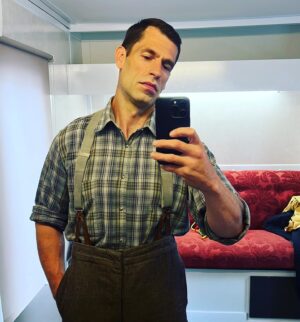 Kelvin Fletcher Instagram - *The mandatory ‘trailer selfie’ when on a new job 😳