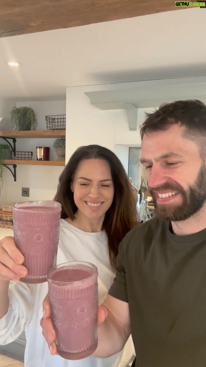 Kelvin Fletcher - 4.2K Likes - Move over Kelvin, smoothies are on me!
A quick and simple smoothie for the whole family ❤️
Our Nutribullet Blender Combo can be used at every mealtime, whether it’s hot or cold, for one or the whole family, it’s so easy and always ensures we stay fit and healthy 💪🏼
@nutribulletuk
#ad
#nutribulletuk