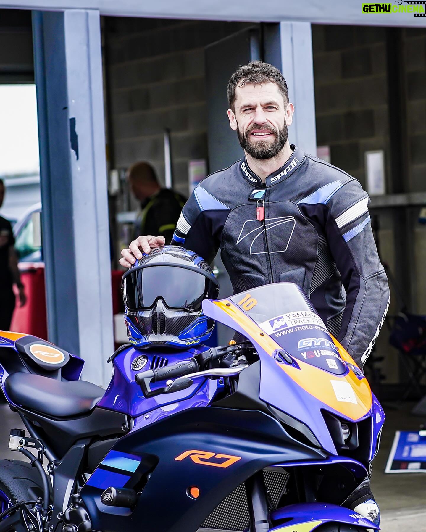 Kelvin Fletcher - 3.5K Likes - We’re delighted to welcome actor, presenter, farmer and avid motorcycle enthusiast, @kelvin_fletcher, to @doningtonpark for an action-packed day with the @yamaha_track_experience 🔥
“I’m having a blast riding the R7! What a bike!” - Kelvin Fletcher.
#R7 #Yamaha #RevsYourHeart #motorcyclesofinstagram #motorcycle #motorcycles #2wheels #bikers #ukbikers #motorcyclelife #moto #ride #bikelife #bike #yamahariders #yamahar7 #yamahar1 #rworld #doningtonpark #trackday