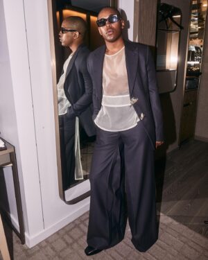 Kelvin Harrison Jr. Instagram - the @dior from oscar night. 😮‍💨
thank you 
@mjonf @elaboratefaces @samidrasin @essence @fairmontcenturyplaza and again @dior for the evening