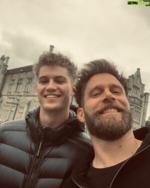 Ken Duken Instagram - #meandmyson #behindthescenes @danny_griffin_ @fatenetflix 
Danny: „Dad… stop it… you can’t make me laugh“ Me: „Hold my beer“… #missyoubuddy best caption of the pictures wins… #captionthis #loveyall 🔥🤙😘