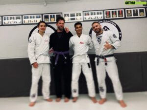 Ken Duken Instagram - First picture #bestcaptionwins #fatethewinxsaga  #behindthescenes #meandmyson @danny_griffin_ and the day when @theofarrislee and @brandonjgrace joined me to their first #bjjlesson with amazing @jorgesantosbjj @fatenetflix 🔥🤙❤️