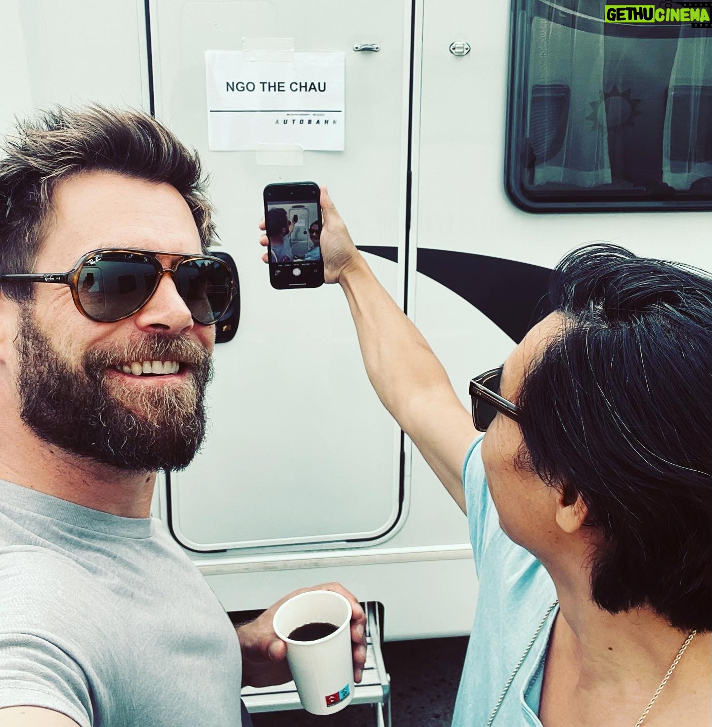 Ken Duken - 3.2K Likes - #meandmydirector #trailerneighbour @ngothechau #friendship #sincetwentyyears #blocktwo of the @skydeutschland #series #firstblock #directed by another friend @hankanton #dergeiletyp #well #itcouldntbebetter 🙈❤️🔥