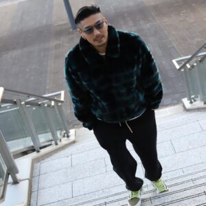 Ken Kaneko Instagram - 年末年始が1番やる事ないのよw
元旦は毎年パチンコしてるかも🤣1時間で毎年飽きますw

大晦日はいつもジョージと鍋🍲🍲🍲🍲🍲

昨日の古着会楽しかったなぁ🥰