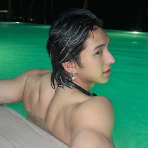 Ken Prarunyu Sooksamran Instagram - 40° หมายถึงแดดหรืออะไรนะ