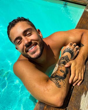 Ken Quer Instagram - Mes Pamprenelles ! Une journée de plus dans l’eau ! Si tous se passe bien, je fini dans le prochain Aquaman🧜🏼‍♂️ 🔱