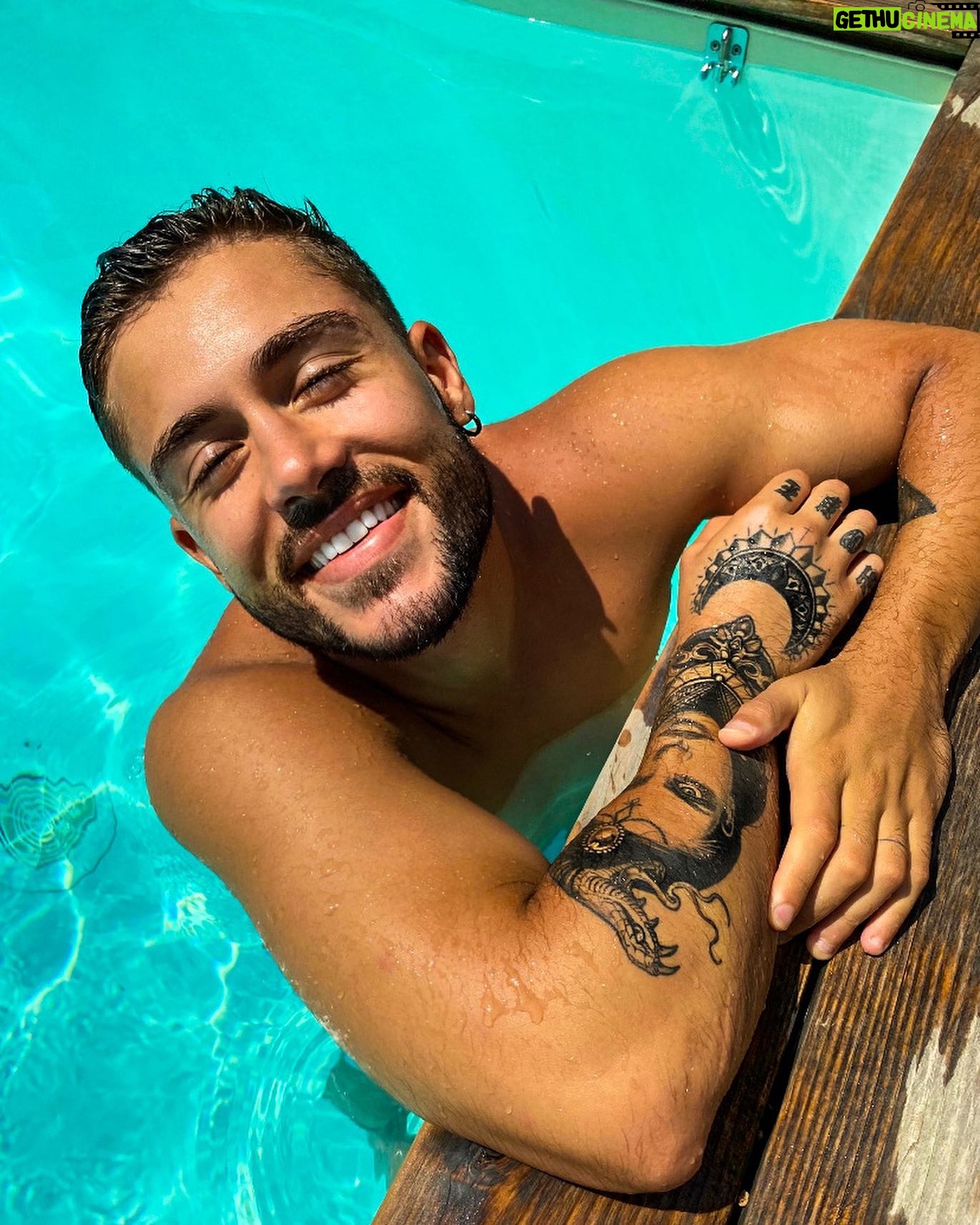 Ken Quer - 5.1K Likes - Mes Pamprenelles ! Une journée de plus dans l’eau ! Si tous se passe bien, je fini dans le prochain Aquaman🧜🏼♂️ 🔱