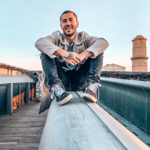 Ken Quer Instagram - Souris à la vie ...