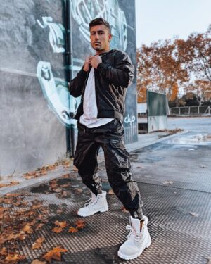 Ken Quer Instagram - Una fuerte imagen positiva de sí mismo es la mejor preparación posible para el éxito✨✨. @brentinyparis @brentinymen