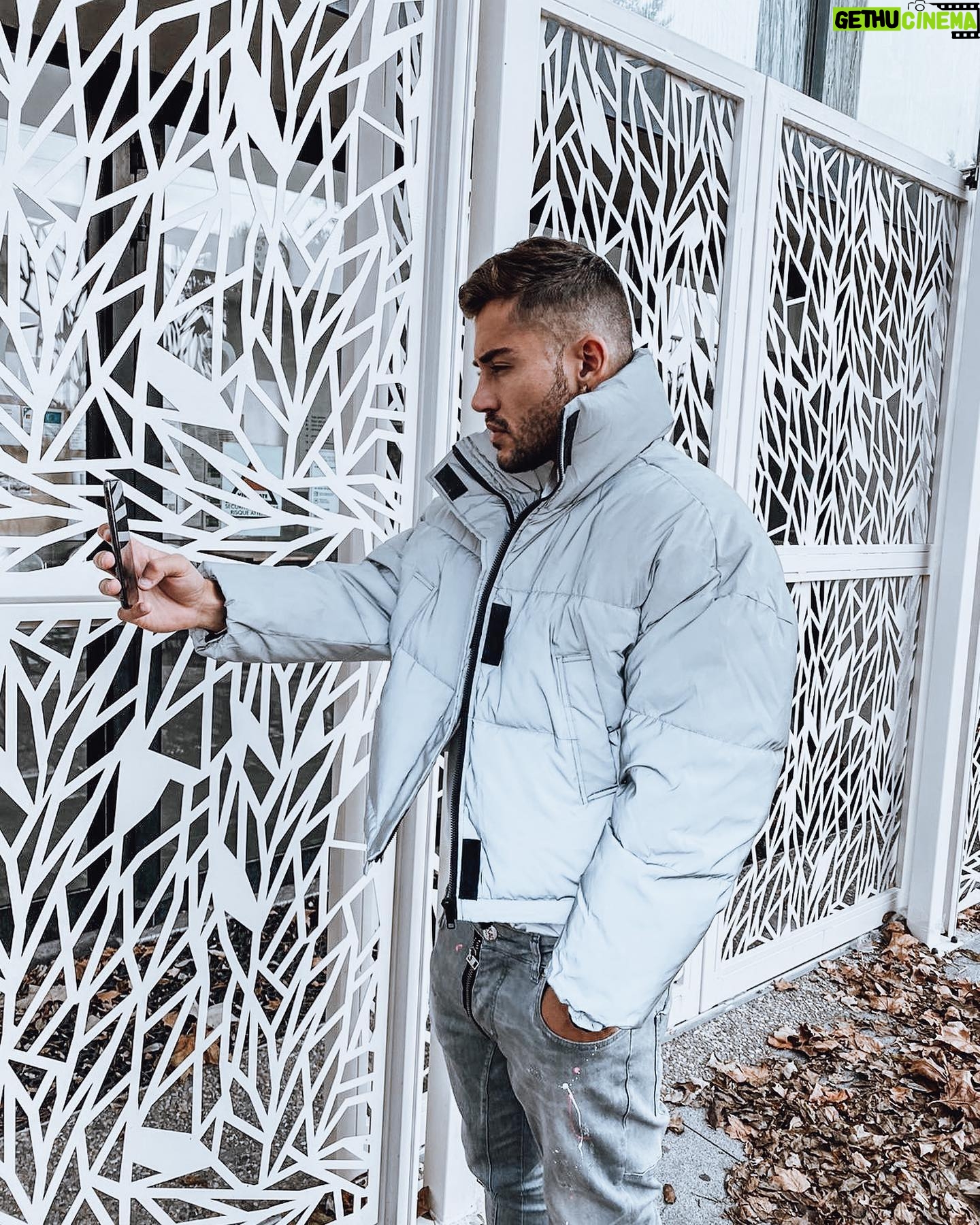Ken Quer - 3.2K Likes - Winter is coming Avec @brentinyparis ! My best Inuit outfit! I just have to build an igloo! @brentinymen