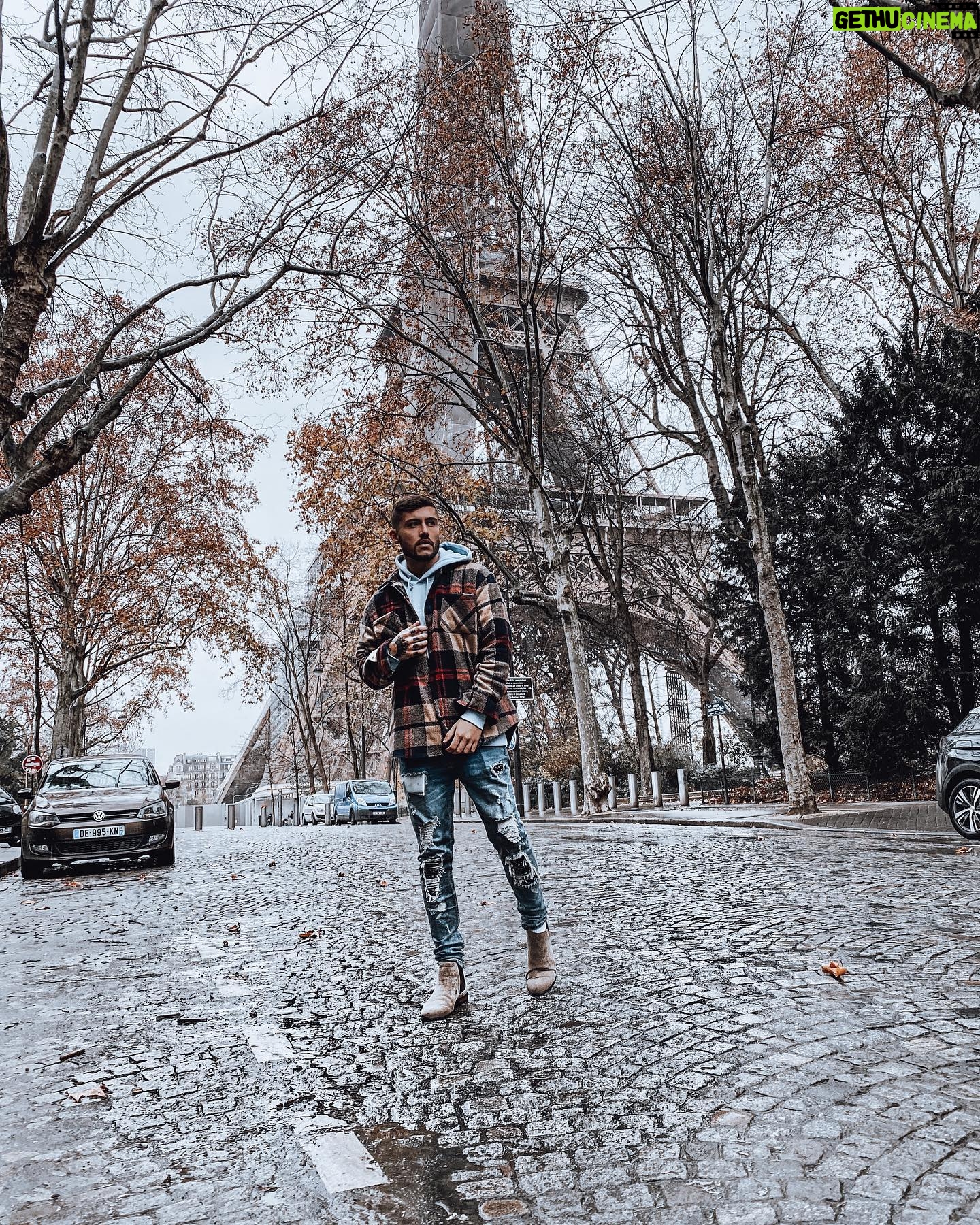 Ken Quer - 3K Likes - Chichibinw in Paris 💫
Mes beautés quels sont vos spots préférés sur paris ? Autant vous dire que je suis comme un indien dans la ville ici #paris #eiffeltower
