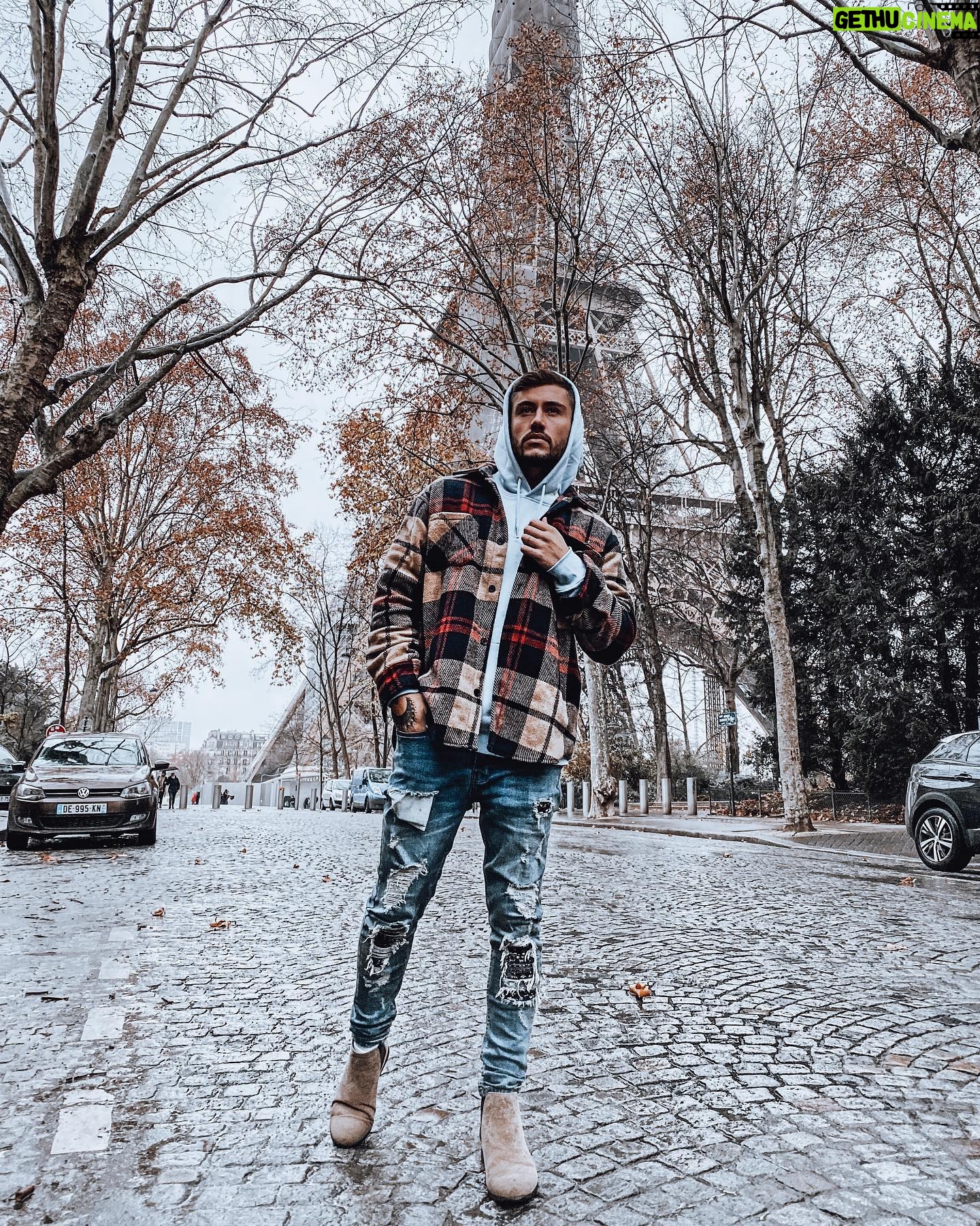 Ken Quer - 3K Likes - Chichibinw in Paris 💫
Mes beautés quels sont vos spots préférés sur paris ? Autant vous dire que je suis comme un indien dans la ville ici #paris #eiffeltower