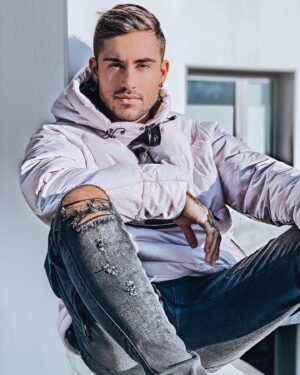Ken Quer Instagram - Hello mes Chichibinws voici ma nouvelle sélection Boohoo j’étais d’humeur rooooose !
Et vous de quelle couleur aimez vous vous habiller ?
@boohoomanofficial @boohoofr @aliifrenchi