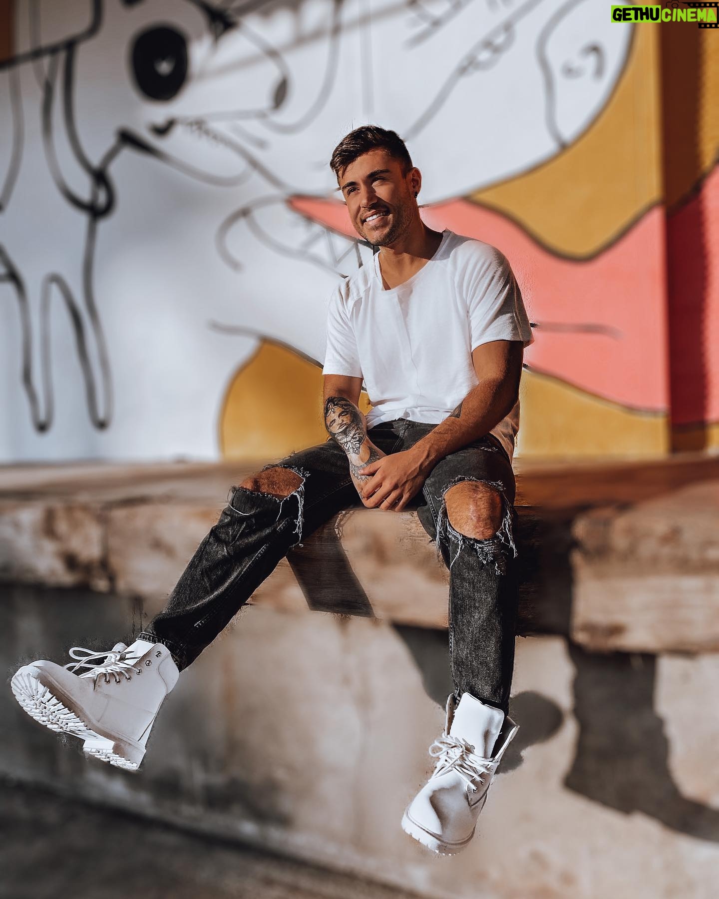 Ken Quer - 3.9K Likes - Happiness therapy ✨✨ Full stuff @brentinyparis @brentinymen
Je vous souhaite me meilleure mes Pamprenelles et je vous remercie encore une fois pour tout vos messages ❤️
Je profite de cette photo pour vous envoyer plein d’ondes positives 🤍