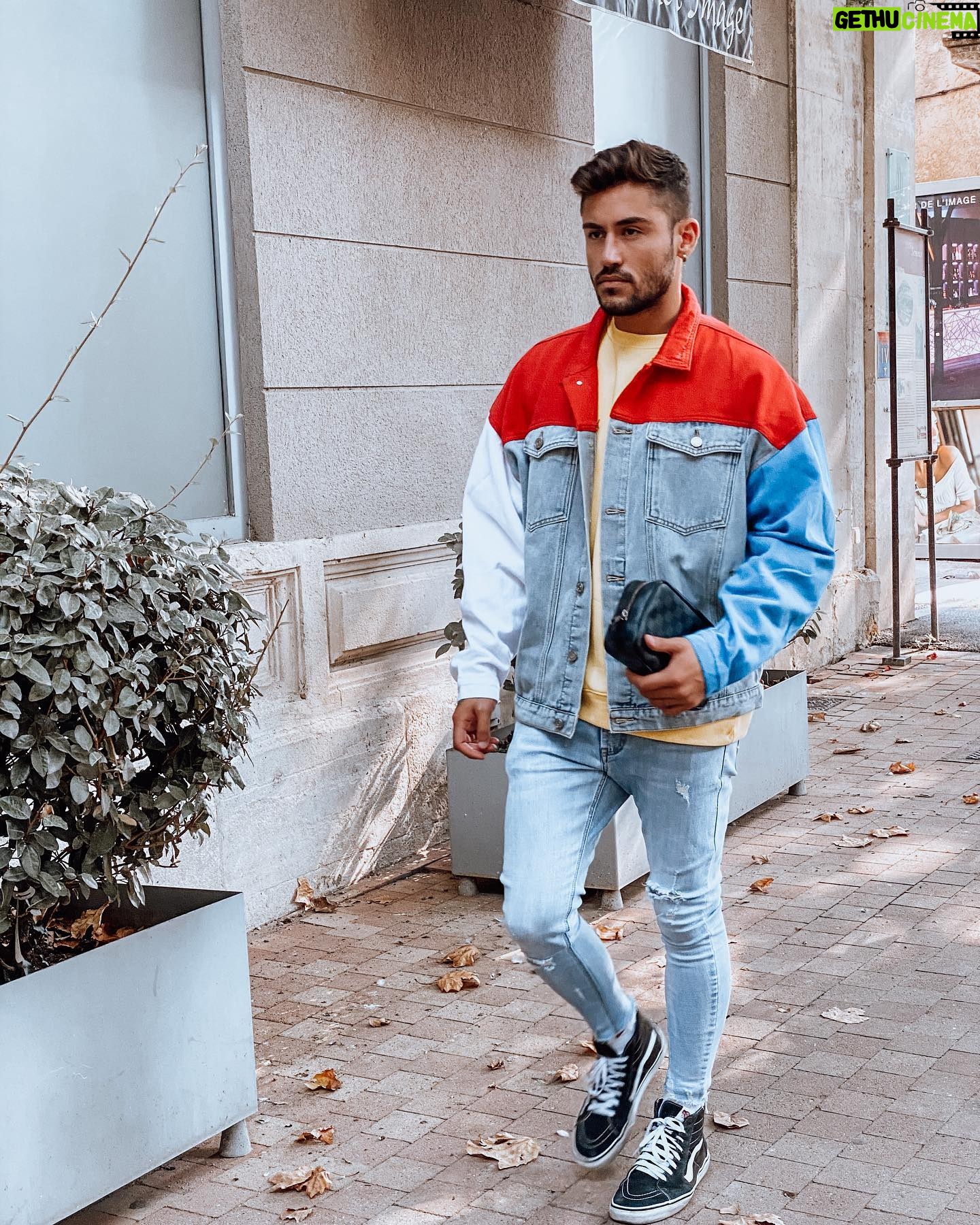 Ken Quer - 5.2K Likes - Les Pamprenelles, qui viens se balader avec moi ?
@boohoomanofficial
@aliifrenchi