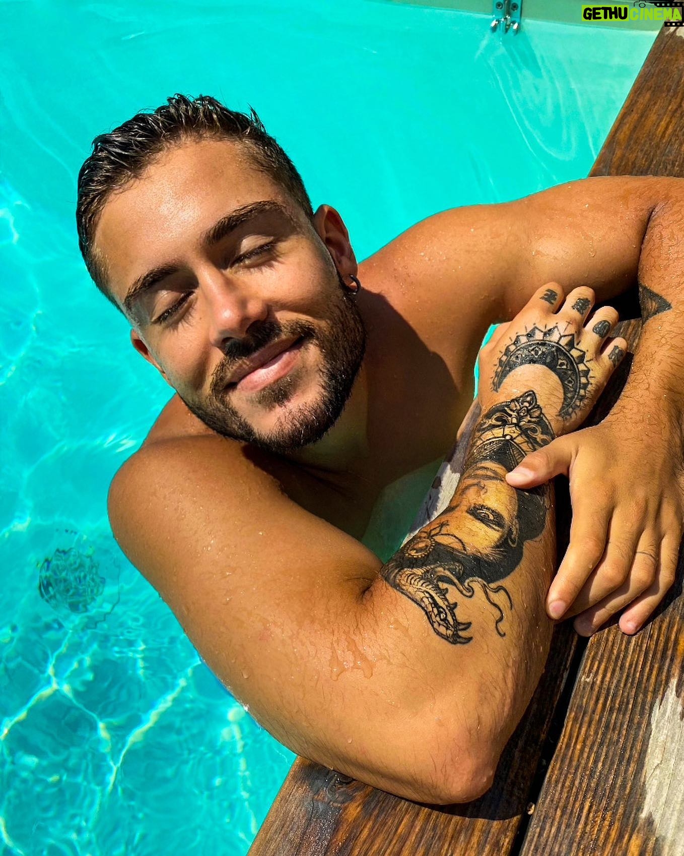 Ken Quer - 5.1K Likes - Mes Pamprenelles ! Une journée de plus dans l’eau ! Si tous se passe bien, je fini dans le prochain Aquaman🧜🏼♂️ 🔱