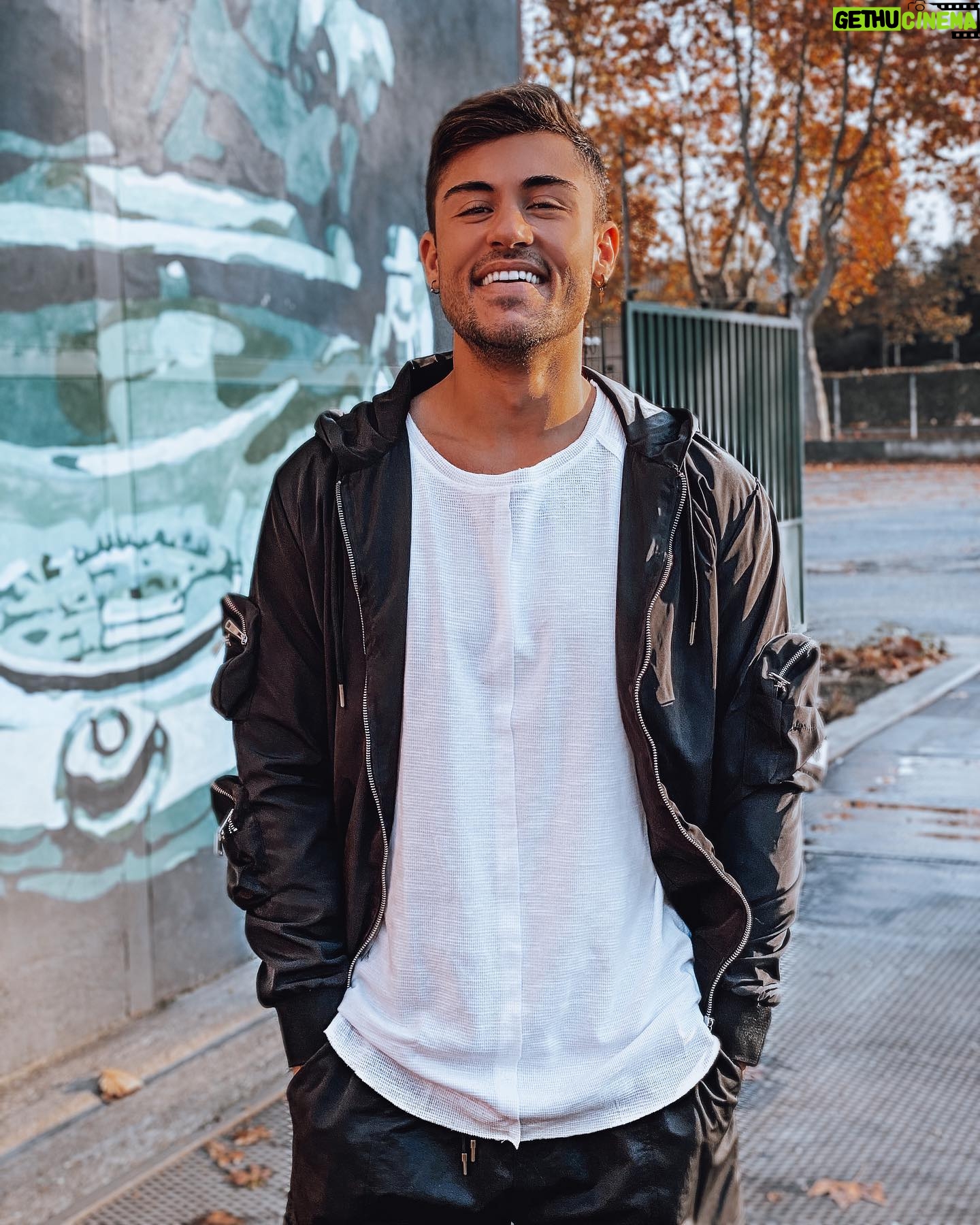 Ken Quer - 4.2K Likes - Una fuerte imagen positiva de sí mismo es la mejor preparación posible para el éxito✨✨. @brentinyparis @brentinymen