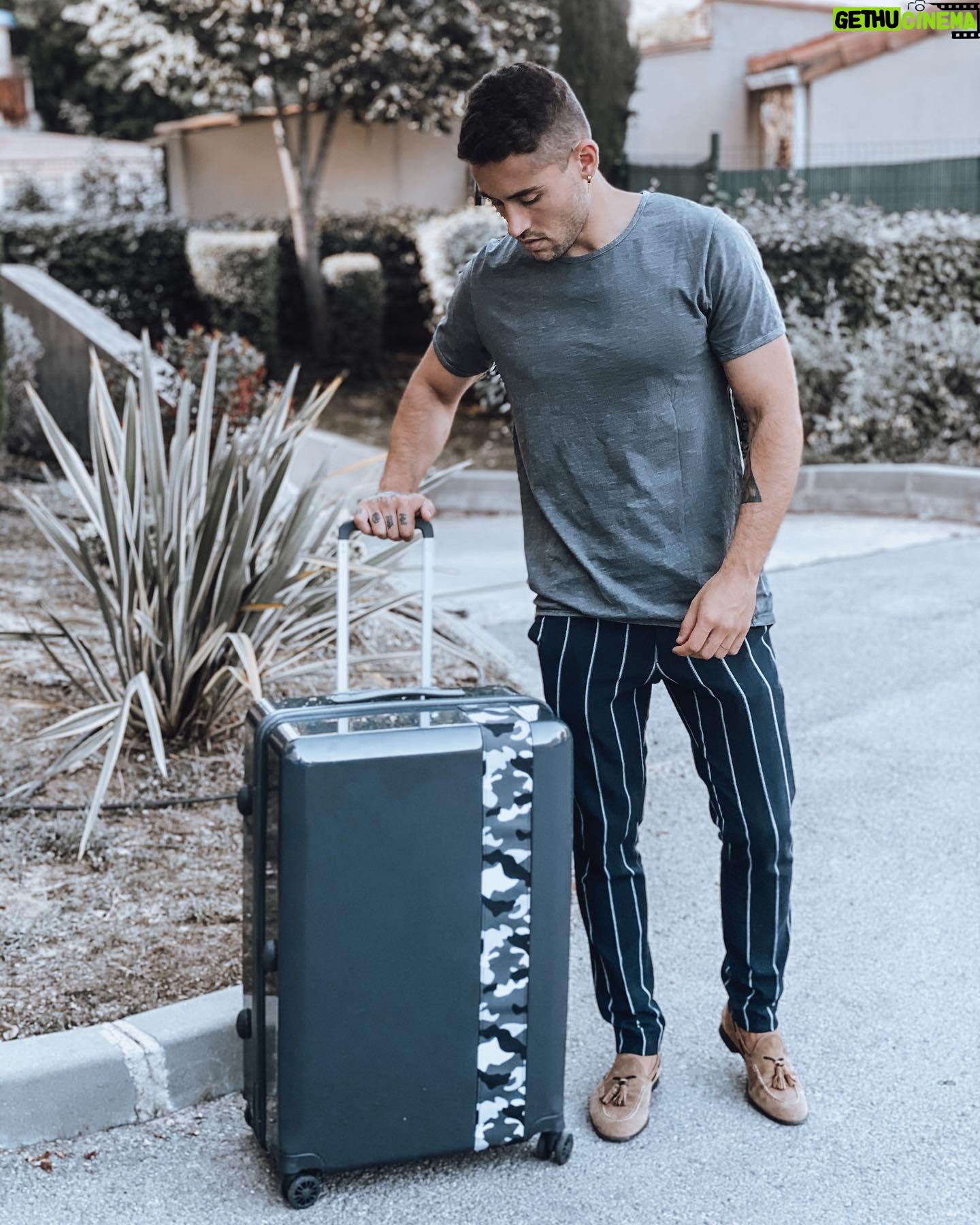 Ken Quer - 5.4K Likes - Devinez ma prochaine destination voyage ! J’affiche le gagnant dans ma story !
De plus bénéficier de 50% de reduc sur tout le site @bandeapartparis ! Avec mon code KEN50