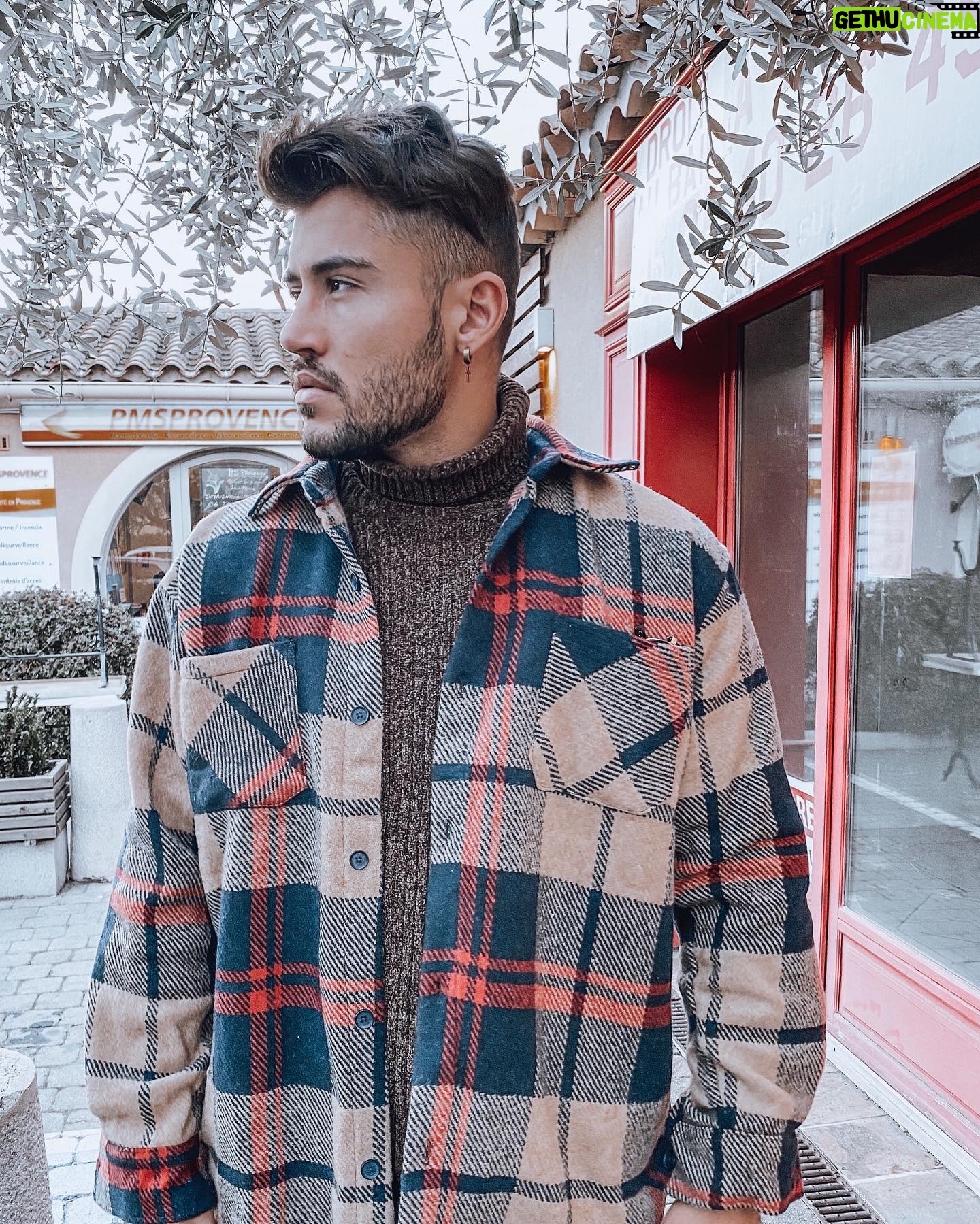 Ken Quer - 5.2K Likes - Go couper d’la bûche ! @l_homme_k #winterstyle