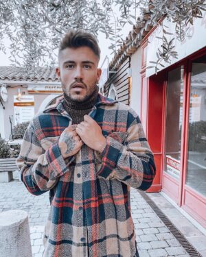 Ken Quer Instagram - Go couper d’la bûche !  @l_homme_k #winterstyle