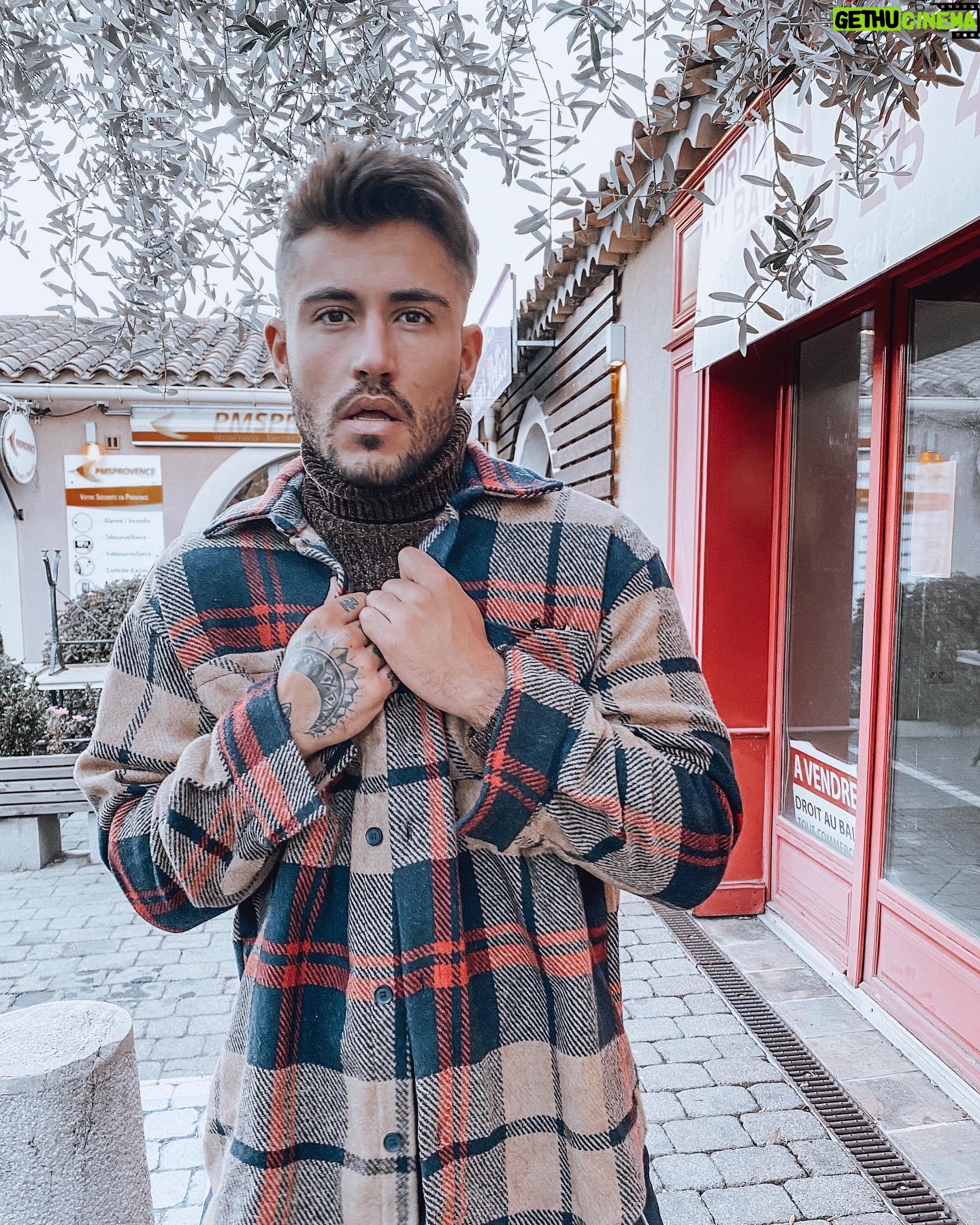 Ken Quer - 5.2K Likes - Go couper d’la bûche ! @l_homme_k #winterstyle
