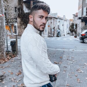 Ken Quer Instagram - Mes Pamprenelles j’espère que vous allez bien, voyez positif, profitez de ce reconfinement pour vous recentrer ! Appelez vos proches et prenez en soins.

Autre chose importante, Donnez vous la main, seul on ne vas pas bien loin. ♥️. @balr